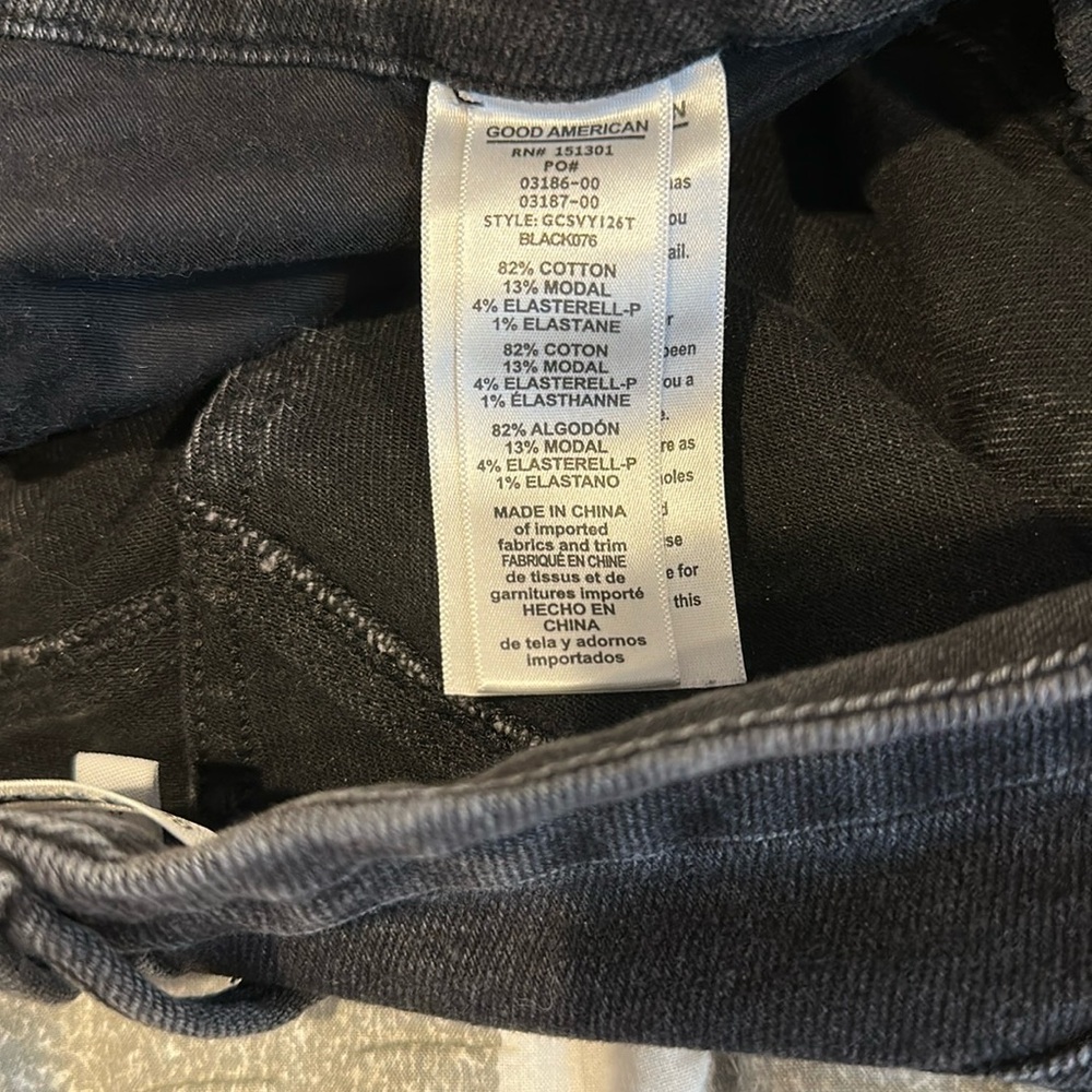 Good American Good Curve Black Jeans - Picture 7 of 7